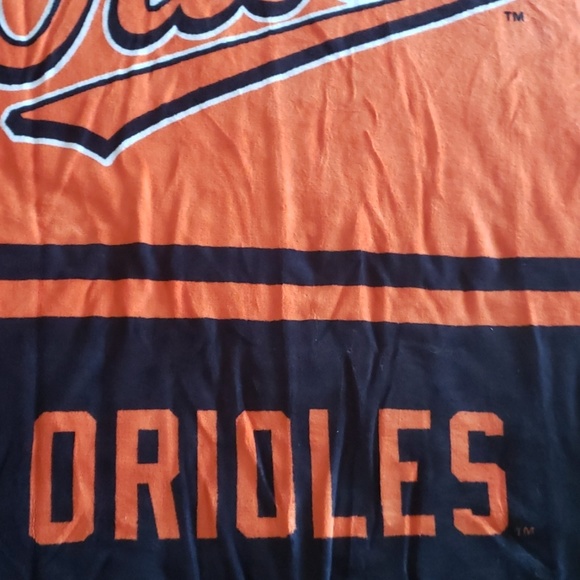Baltimore Orioles Throw - Picture 4 of 5